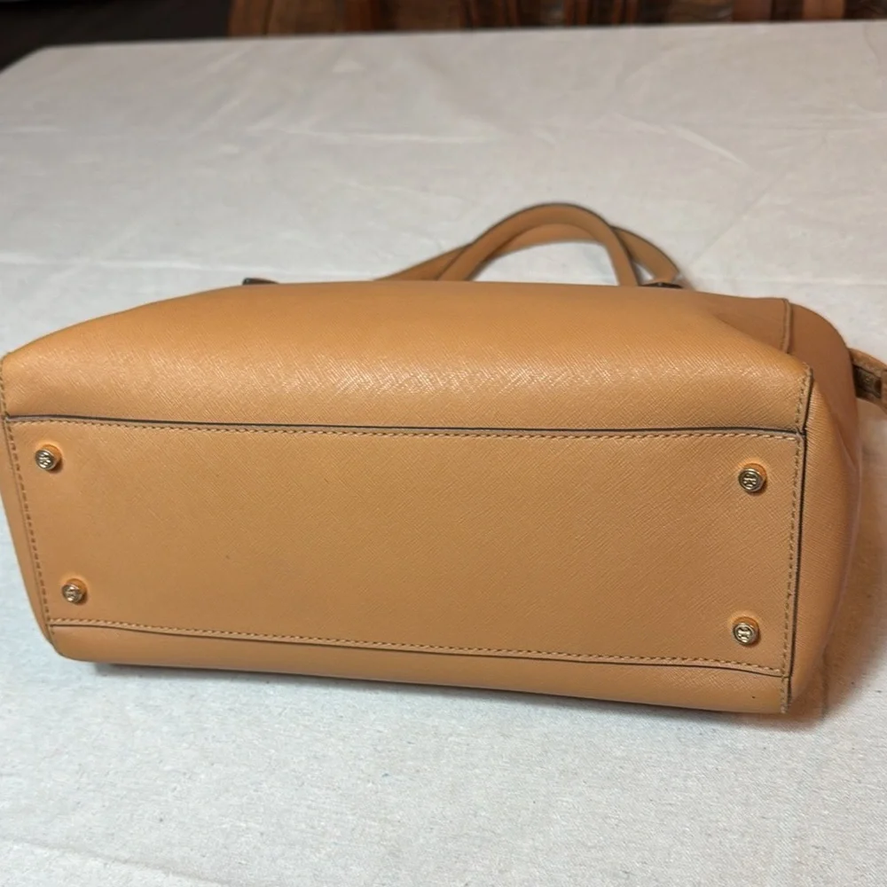 Tory Burch Emerson Tan Leather Tote Structured Design